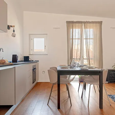 아파트 Gabrielles Roof New Modern 리보르노